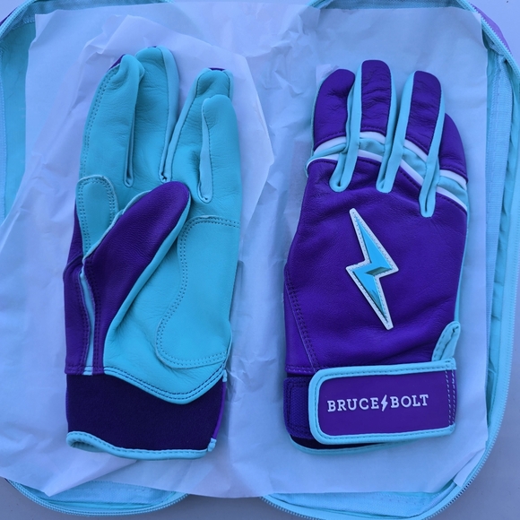 Bruce Bolt Creator Series Short Cuff Batting Gloves - Picture 3 of 4